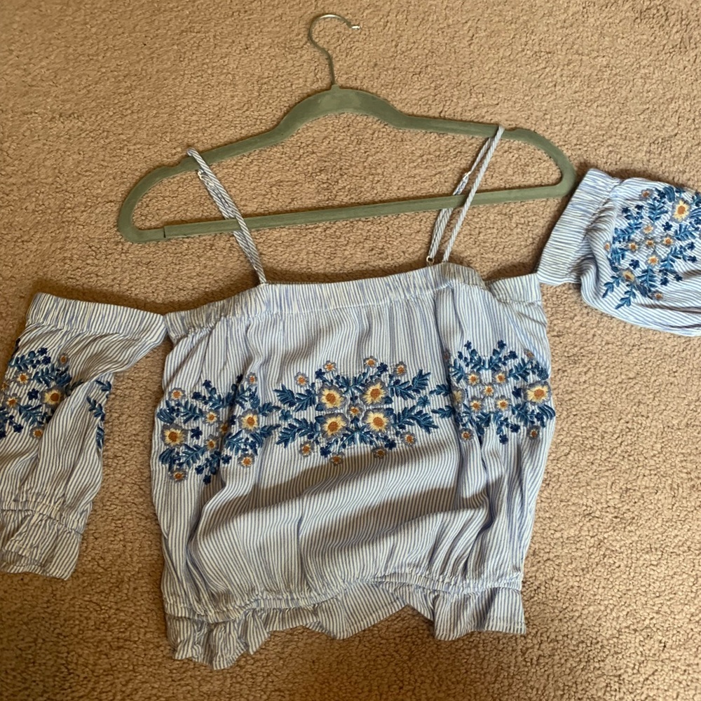 Off the shoulder cropped blouse